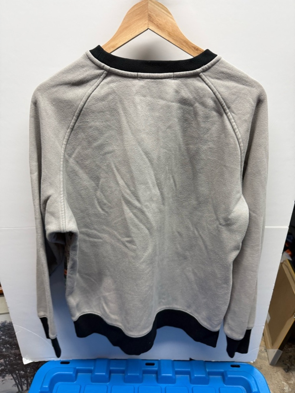 Vintage Ecko Unlimited Gray Crewneck Sweatshirt with Colorful Comic Graphic - Picture 4 of 4